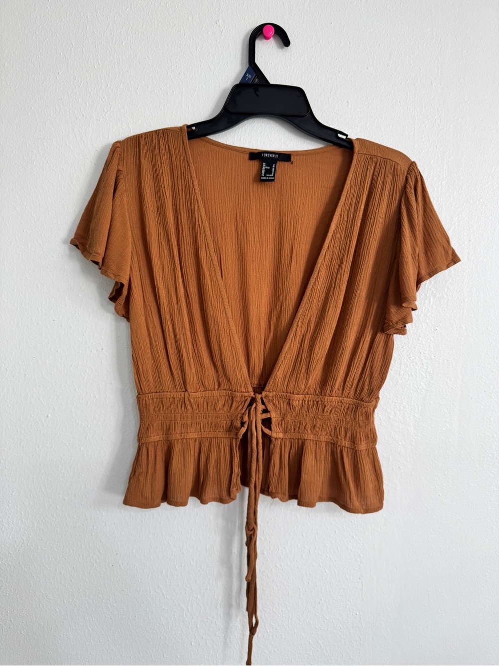 Forever 21 Rust Brown Plunge Neck Tie-Front Peplum Top Size Medium. 0038